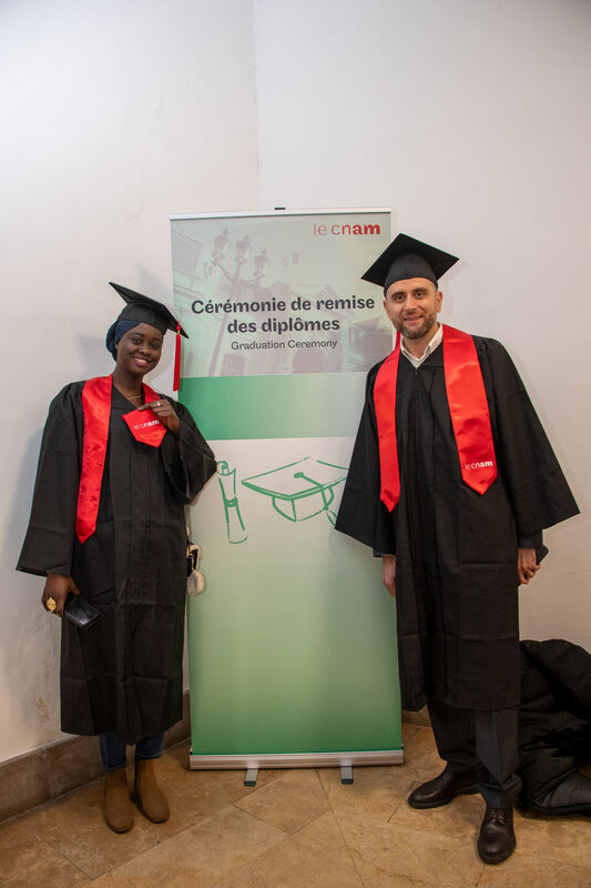 Diplômé 2 Diplômé 2